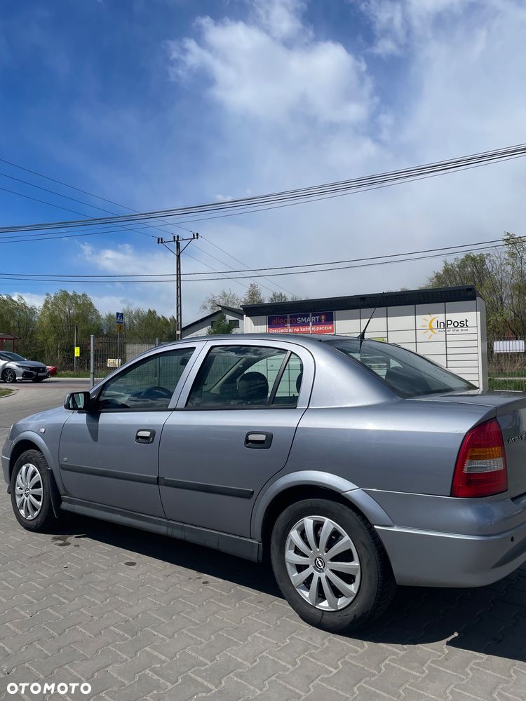 Opel Astra 1.6 Cosmo - 3