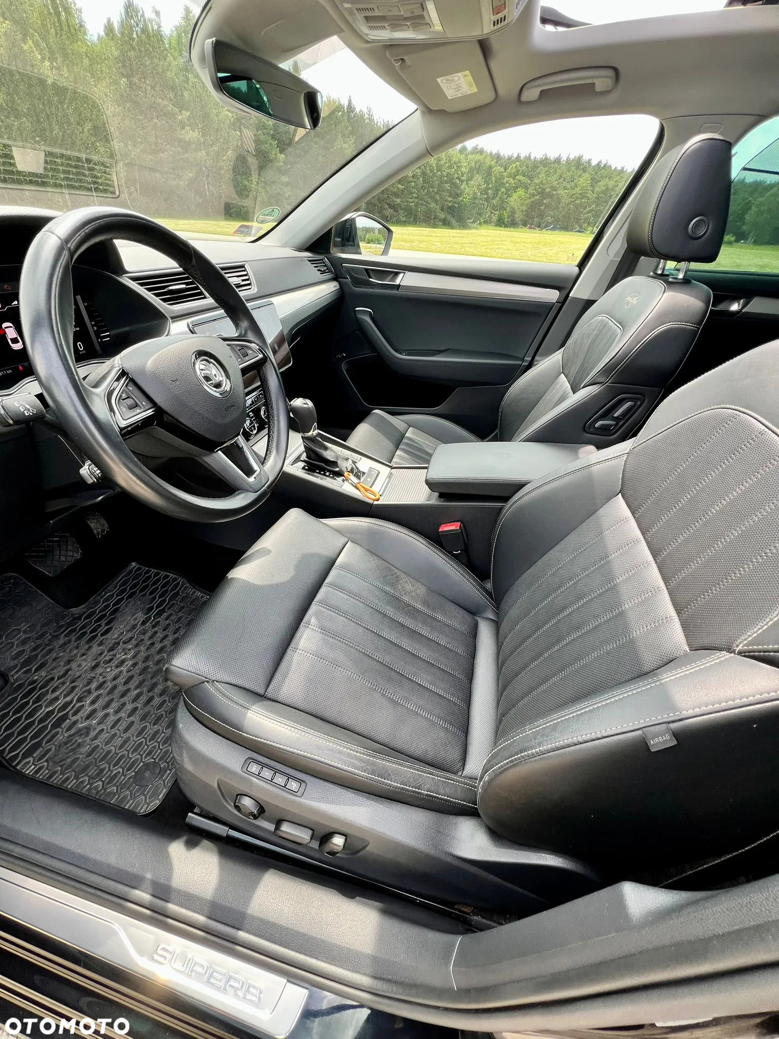 Skoda Superb 2.0 TDI L&K DSG - 19