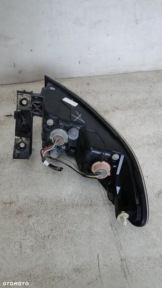 HONDA CIVIC VIII UFO 5D LAMPA PRAWA TYŁ TYLNA EUROPA - 5