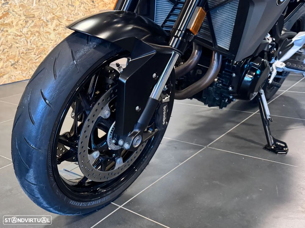BMW F 900 R - 18