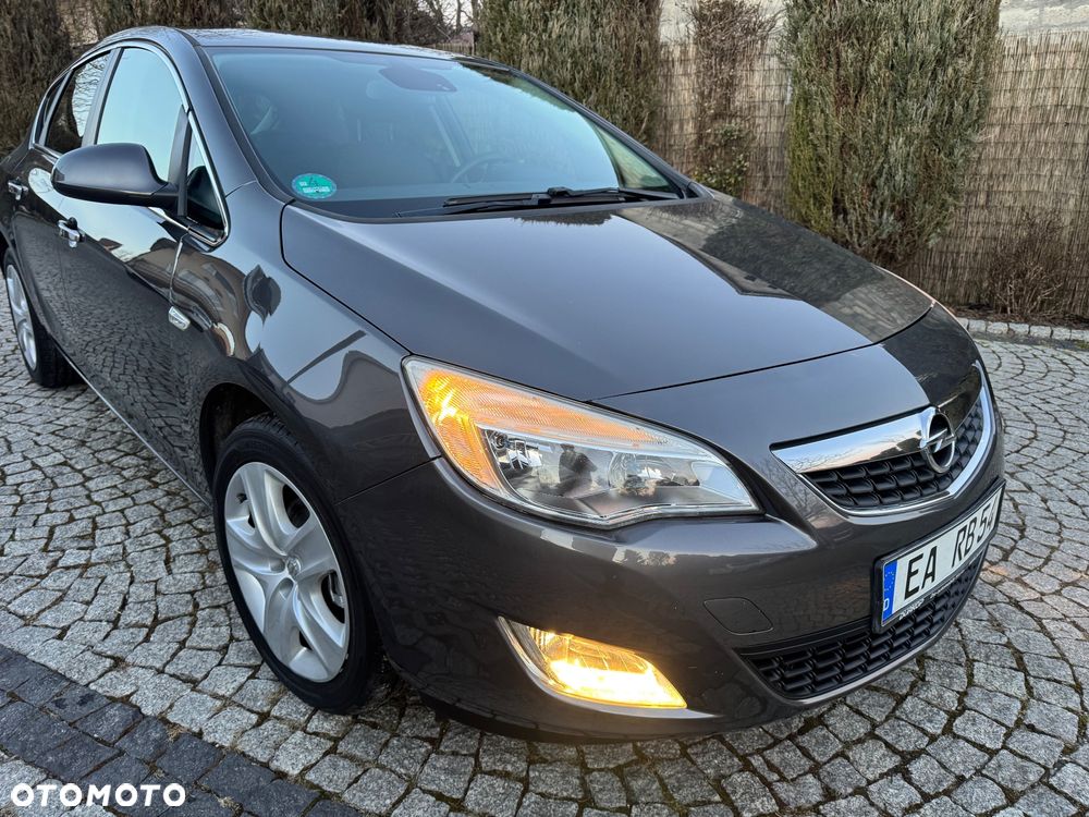 Opel Astra 1.4 Turbo Edition Sport - 1