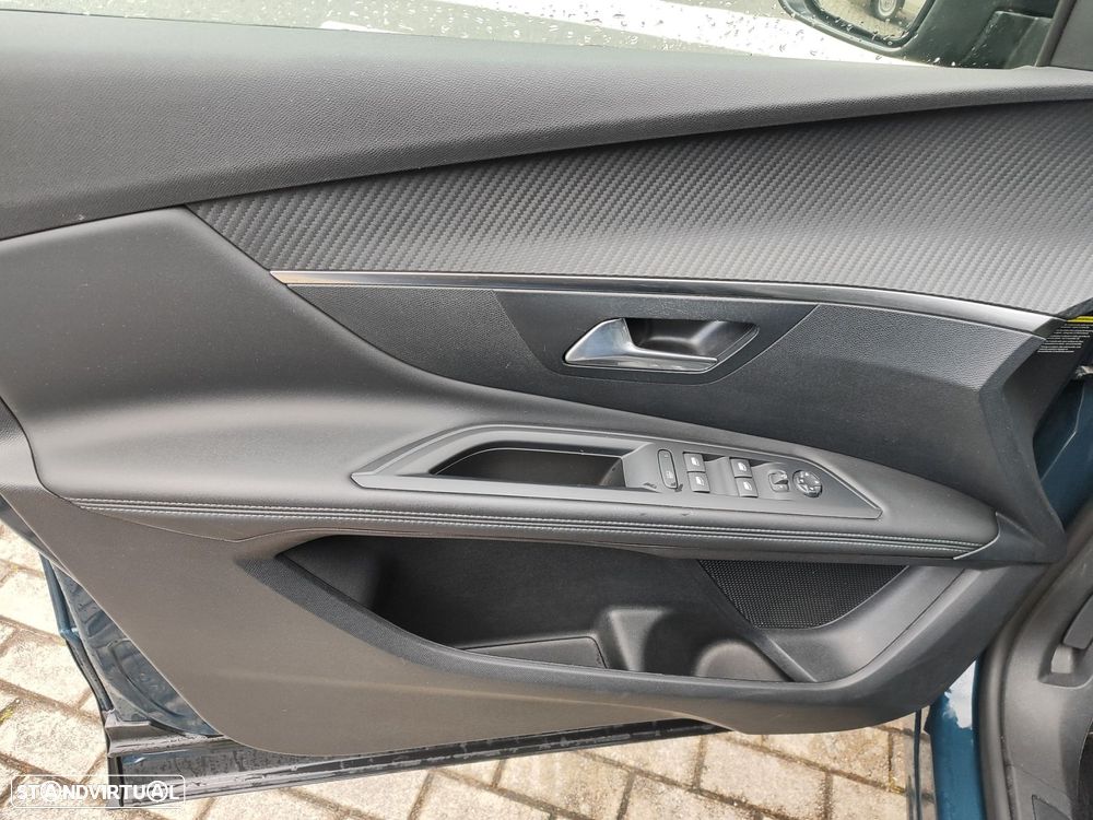 Peugeot 3008 1.6 Hybrid Allure e-EAT8 - 13