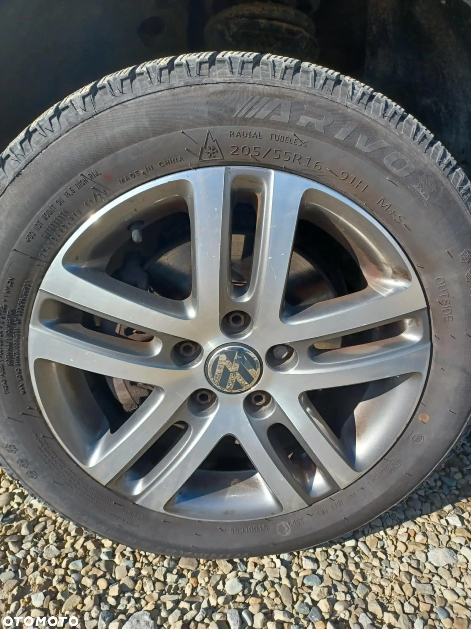 Volkswagen Touran - 16