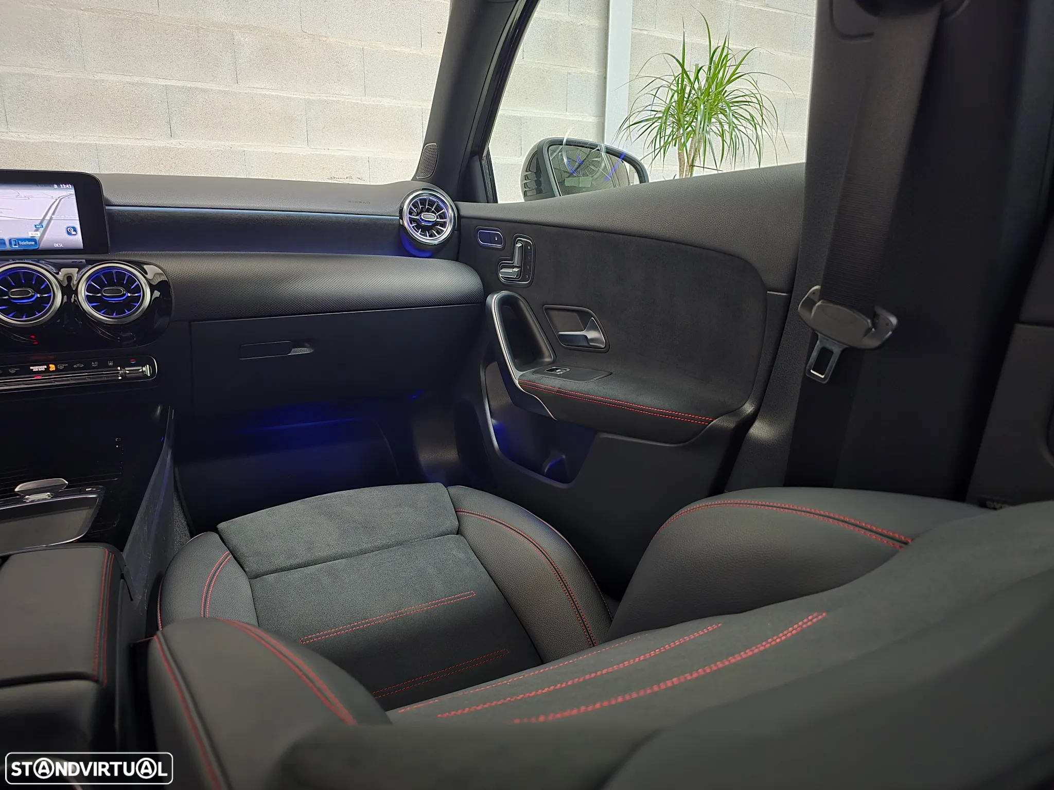 Mercedes-Benz A 250 e 8G-DCT AMG Line - 16