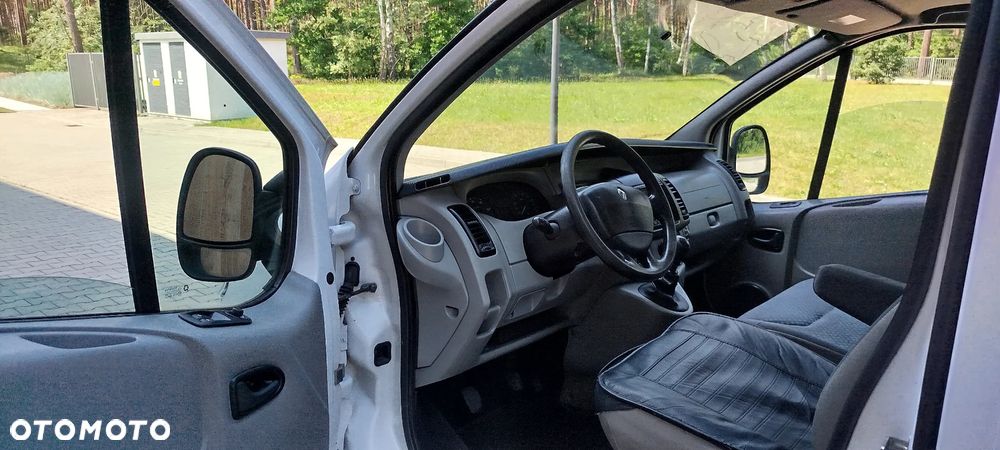 Renault Trafic - 16