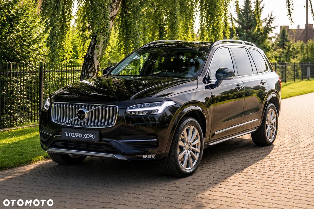 Volvo XC 90 D5 AWD Momentum - 1