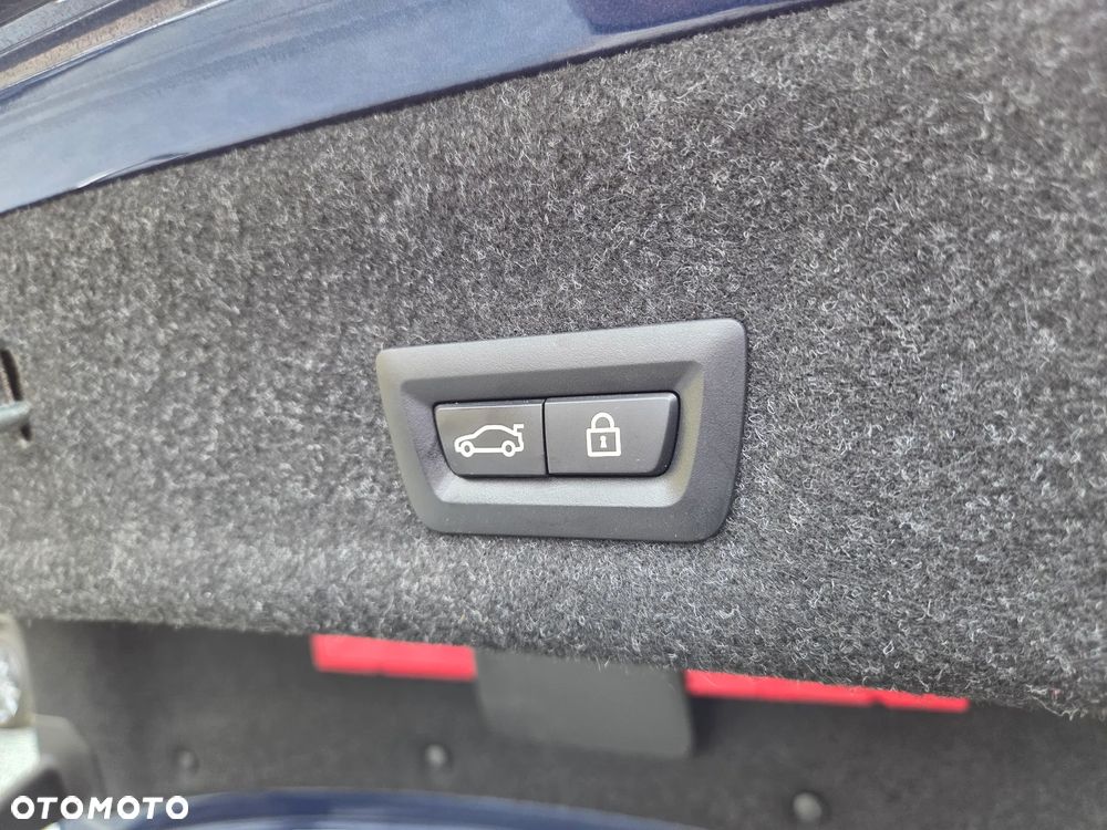 BMW Seria 3 320d Sport Line - 12