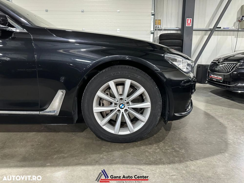 BMW Seria 7 740Le iPerformance - 31