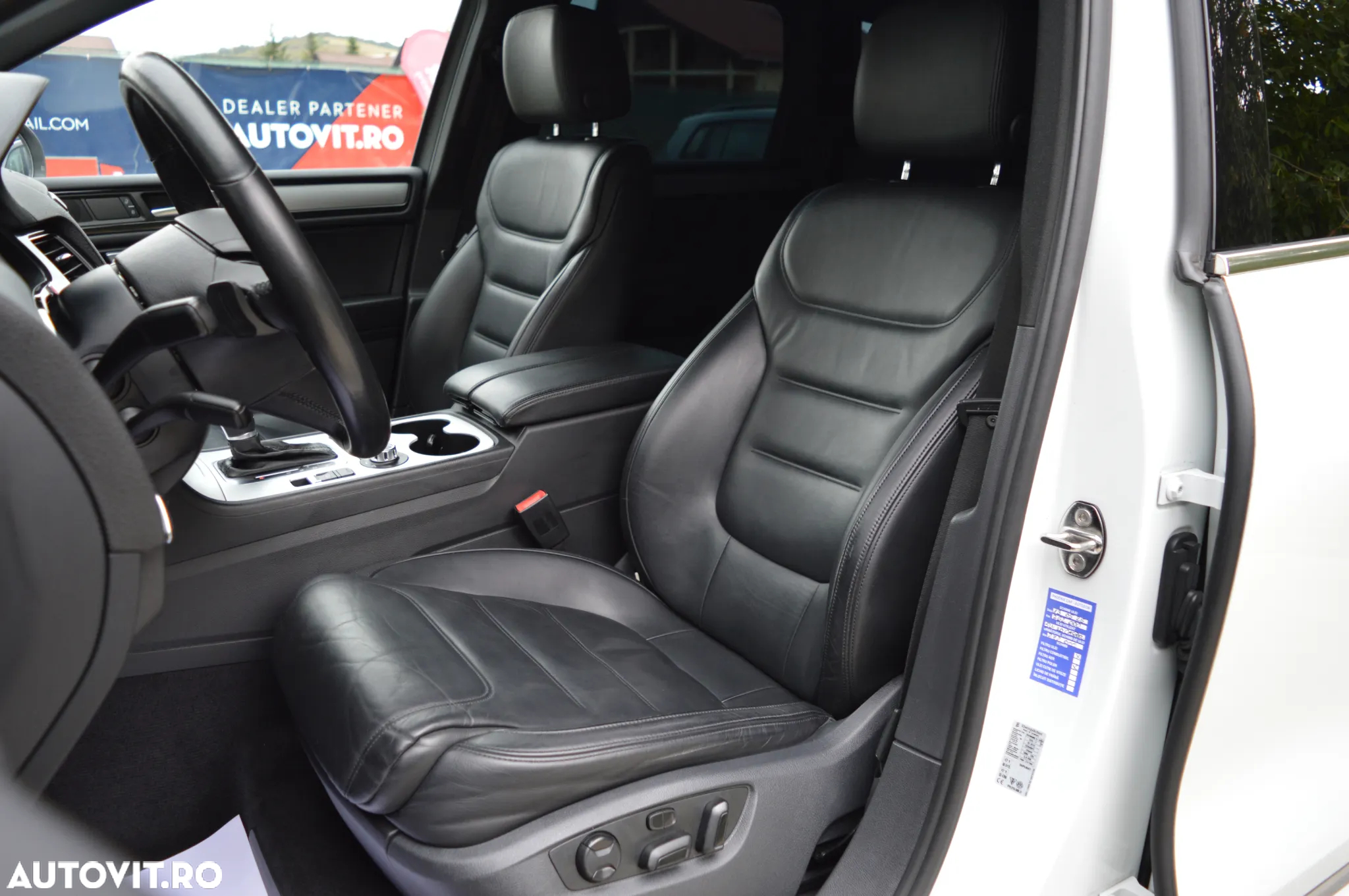 Volkswagen Touareg 3.0 V6 TDI BMT - 28