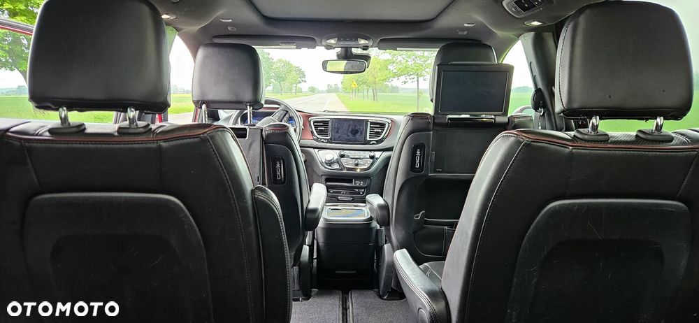 Chrysler Pacifica - 18