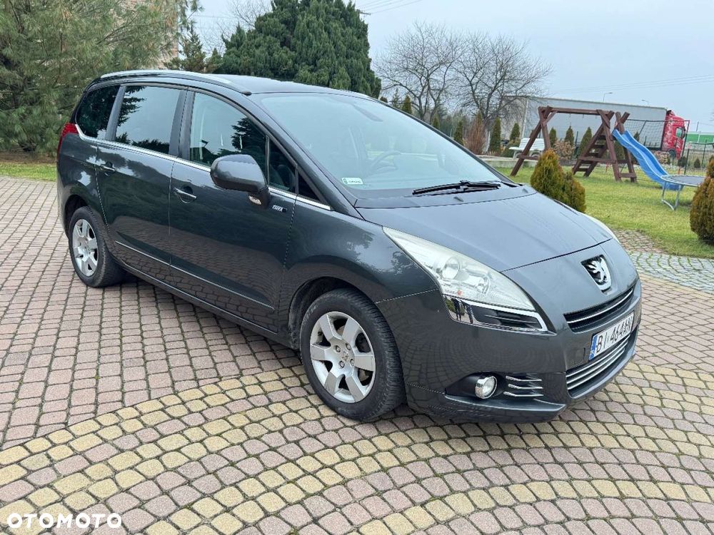 Peugeot 5008 - 8