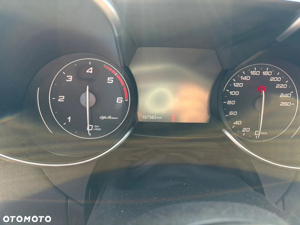 Alfa Romeo Giulia - 17