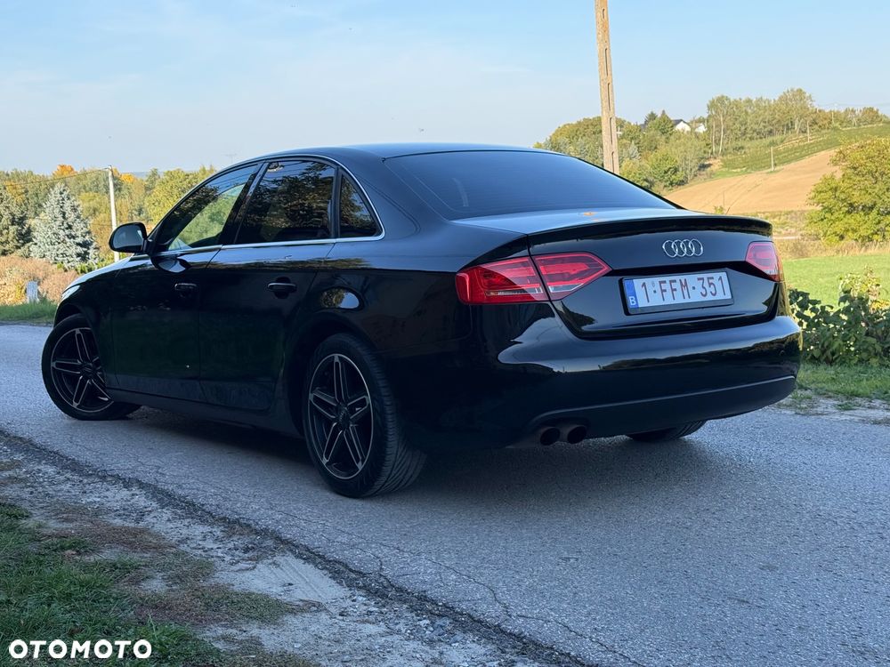 Audi A4 Limousine - 4