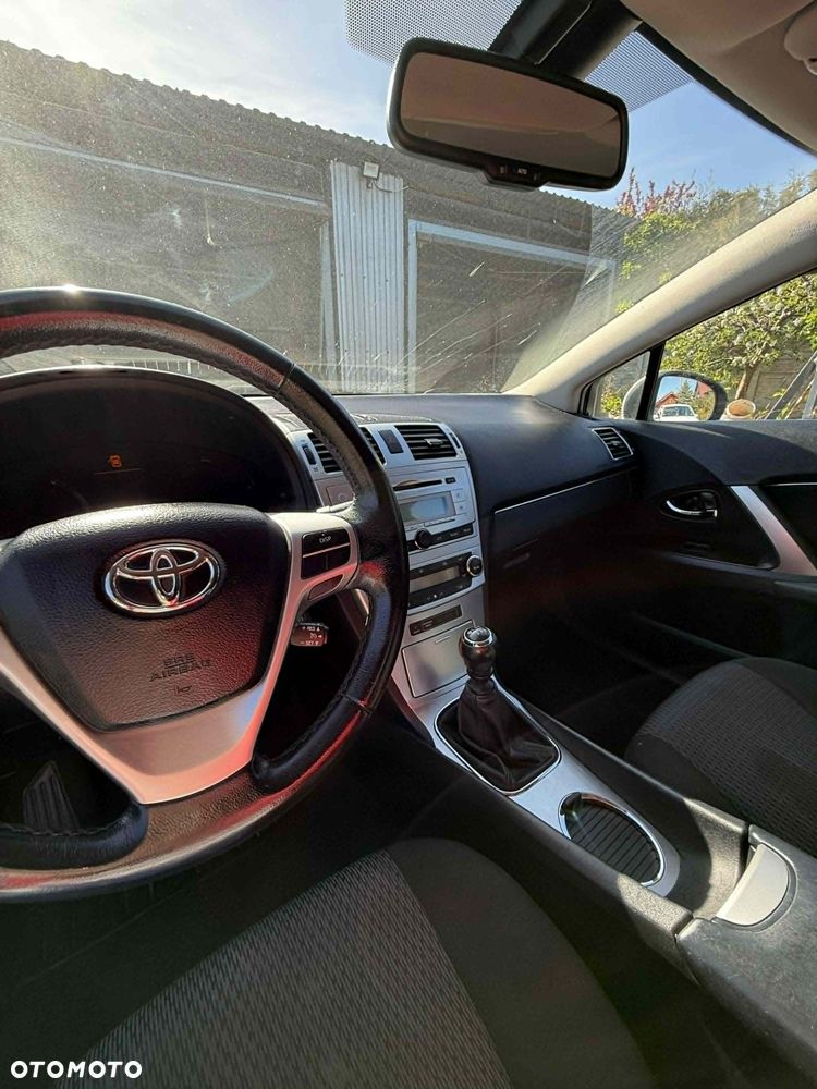 Toyota Avensis 2.0 D-4D Style - 12