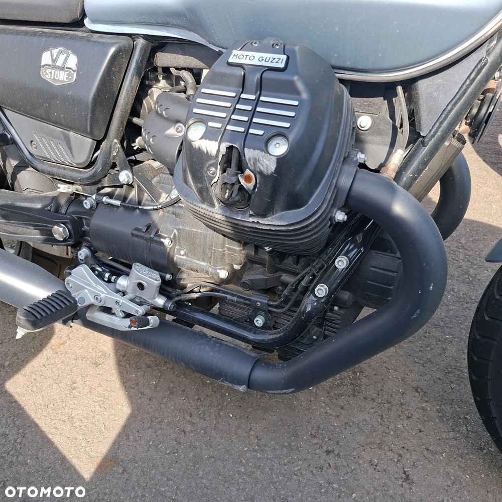 Moto Guzzi V7 - 3