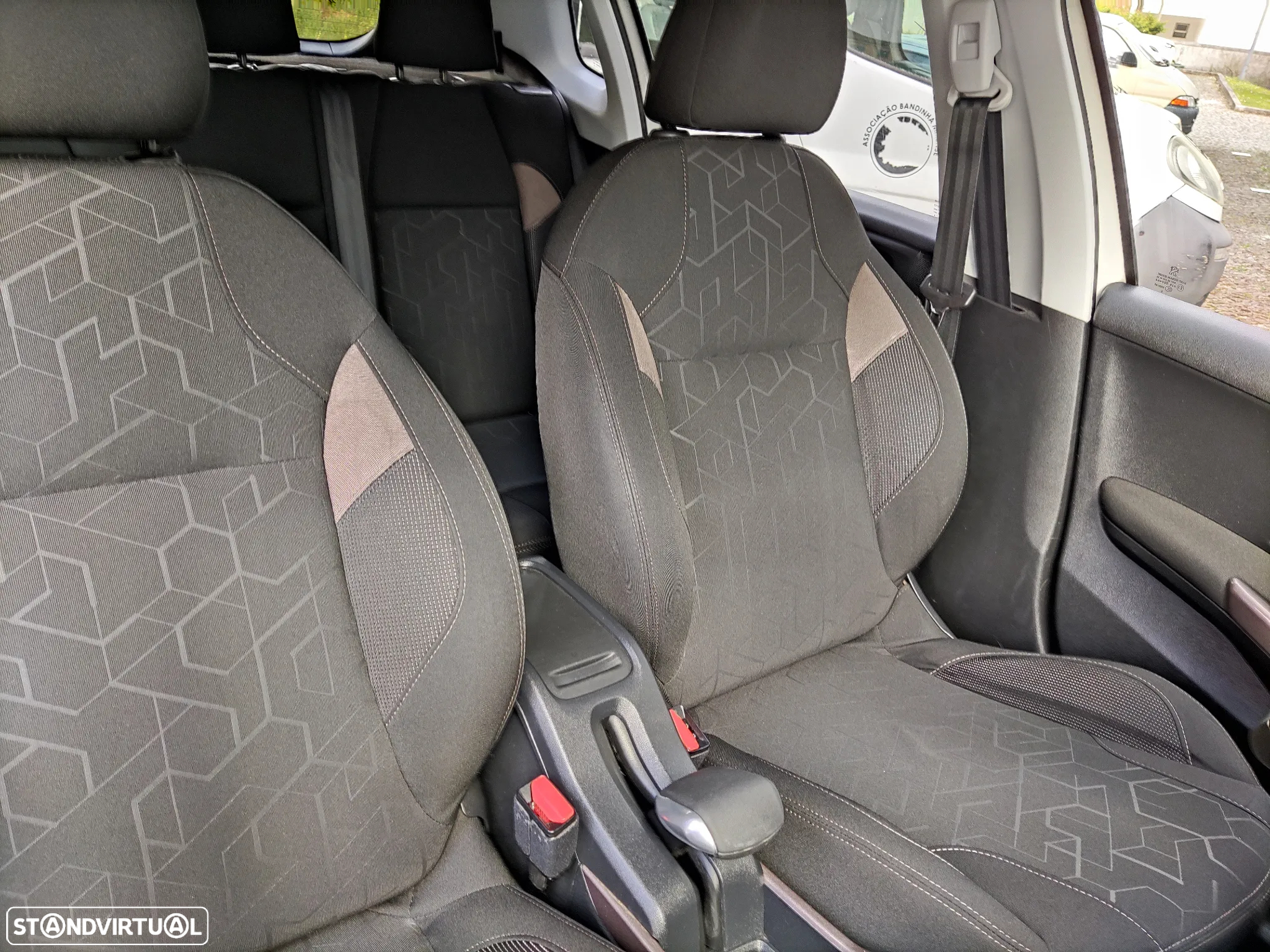 Peugeot 2008 1.6 BlueHDi Style - 6