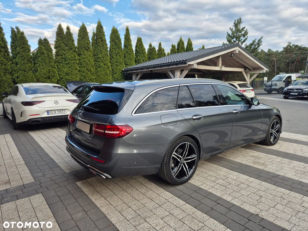 Mercedes-Benz Klasa E 220 d 4-Matic Exclusive - 22