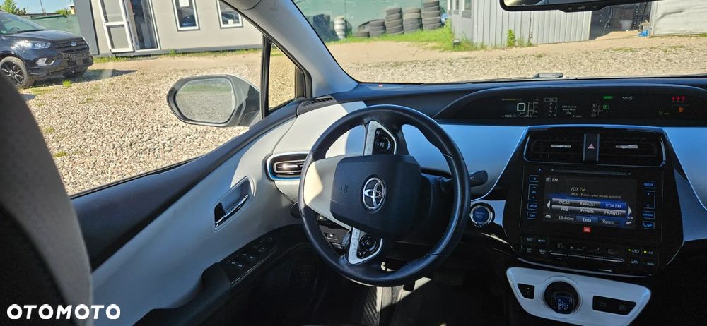 Toyota Prius Hybrid Executive - 19