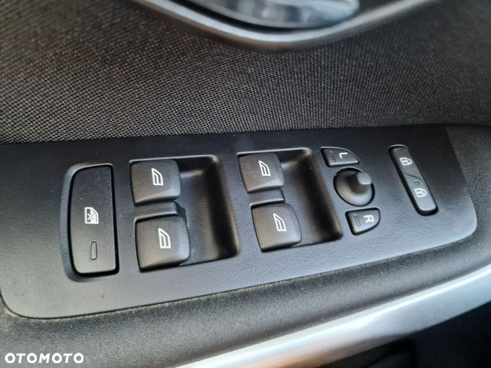 Volvo V40 D2 You - 33