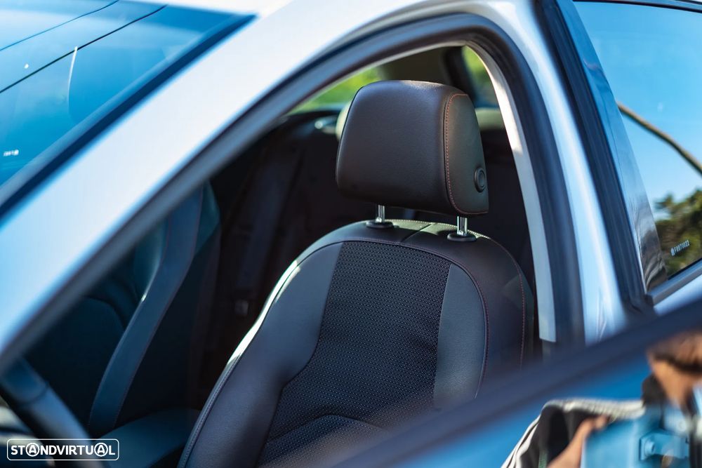 SEAT Leon ST 2.0 TDI S&S FR - 12