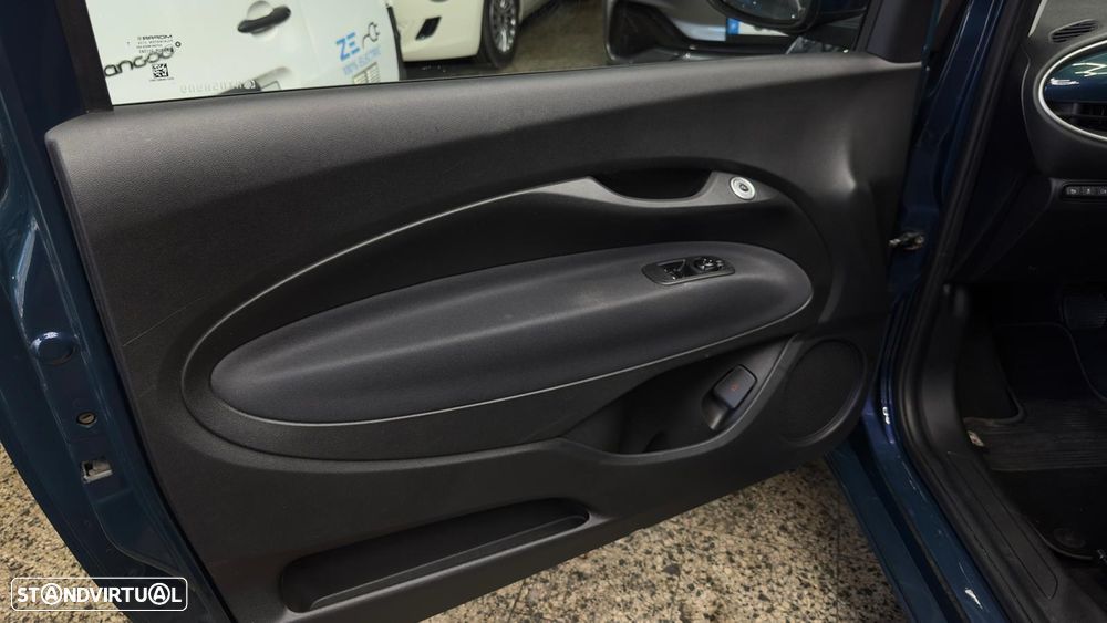 Fiat 500e 3 + 1 42kWh Icon - 33