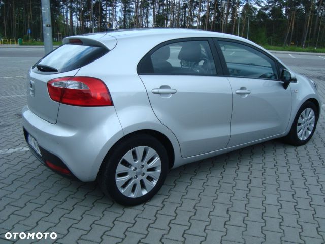 Kia Rio - 21
