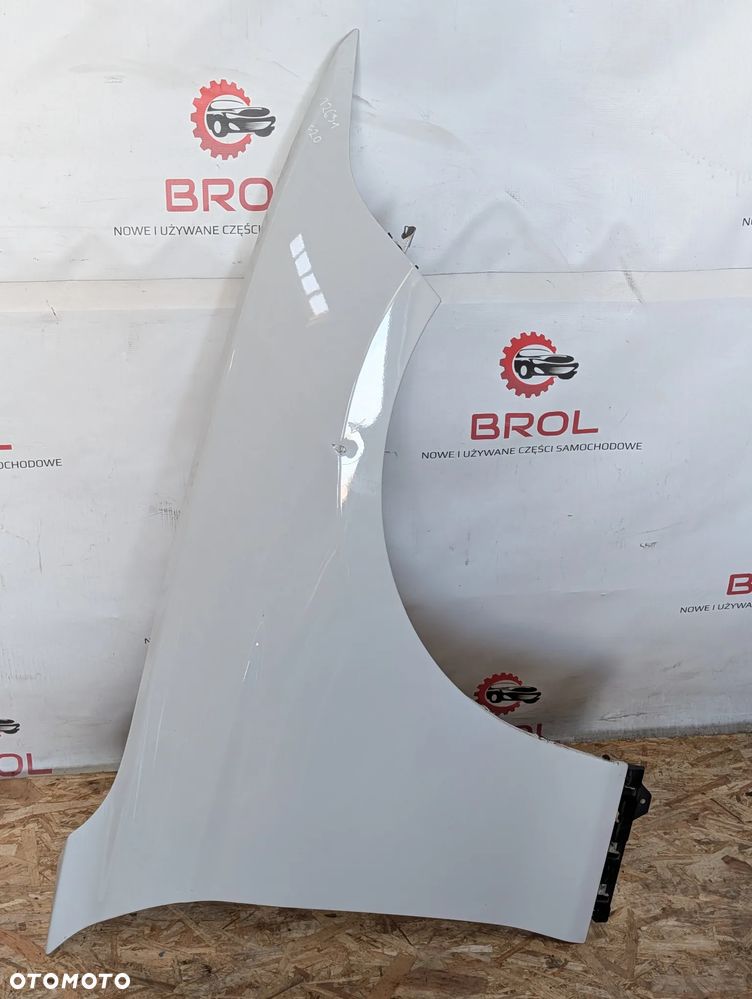 BŁOTNIK PRZEDNI PRAWY BMW F20  300 - 1