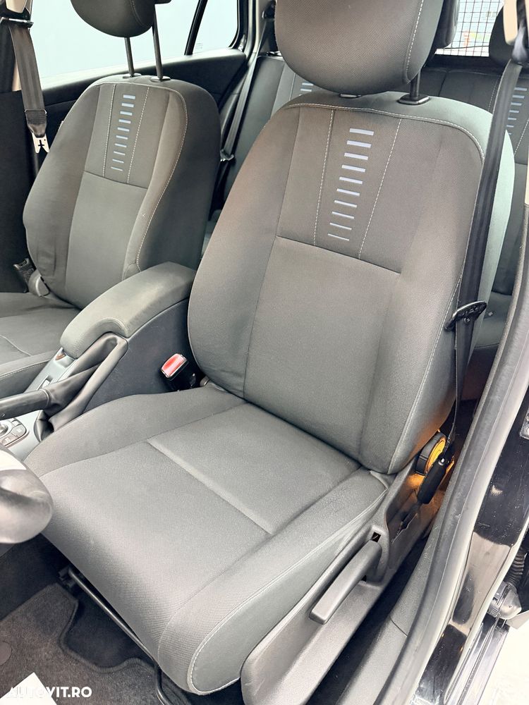 Renault Megane ENERGY dCi 110 EXPERIENCE - 9