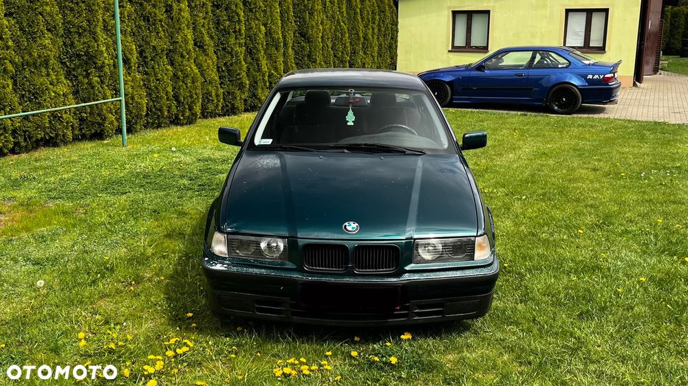BMW Seria 3 325i - 3