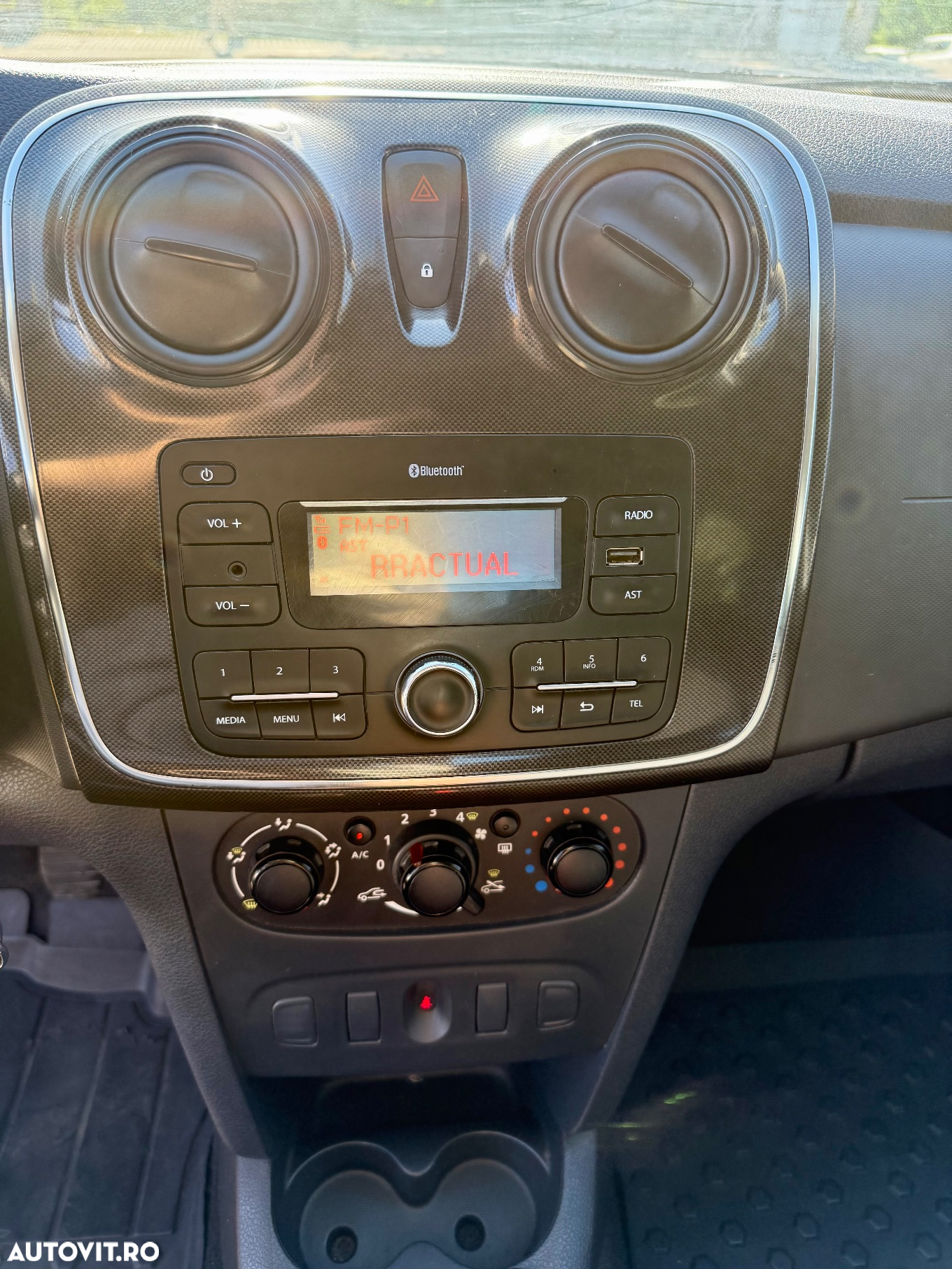 Dacia Logan 1.5 Blue dCi SL PLUS - 13