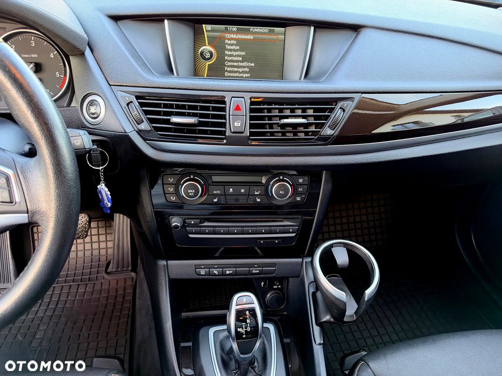 BMW X1 sDrive18d xLine - 34