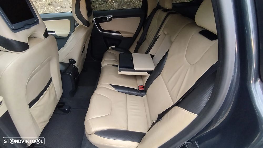 Volvo XC 60 2.0 D4 DRIVe R-Design - 17