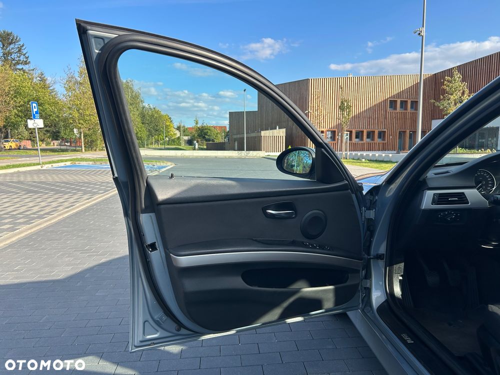 BMW Seria 3 320i - 19