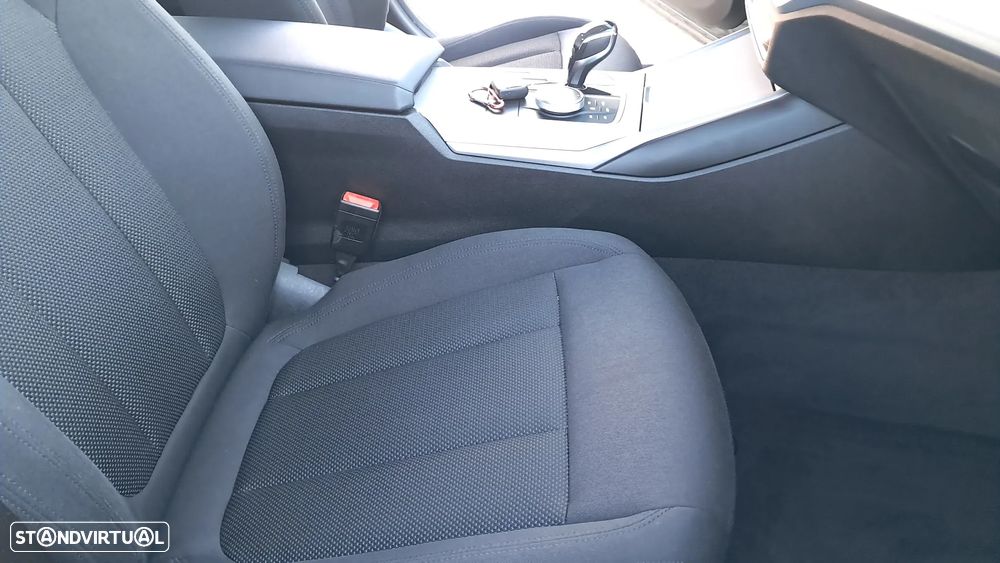 BMW 330 e Corporate Edition Auto - 42