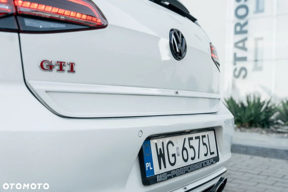 Volkswagen Golf GTI (BlueMotion Technology) DSG Performance - 23