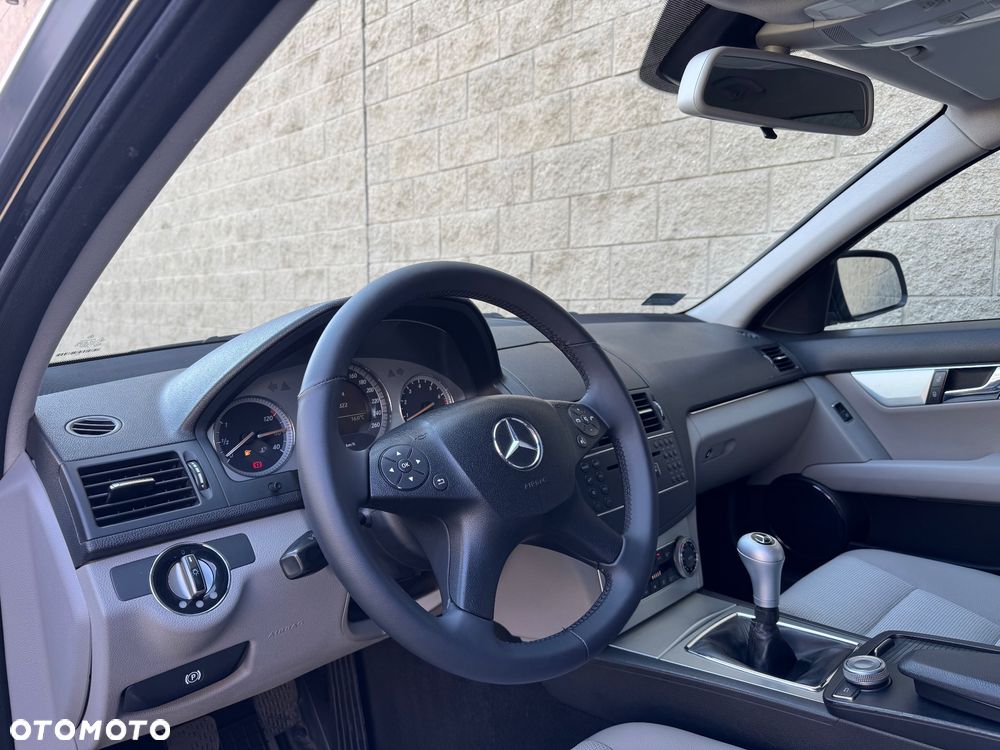 Mercedes-Benz Klasa C 180 Kompressor Avantgarde - 16