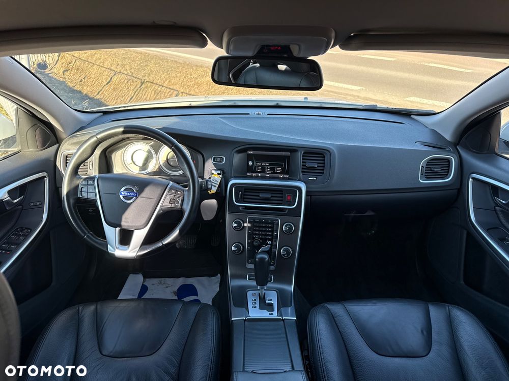 Volvo V60 T6 AWD Geartronic Summum - 17