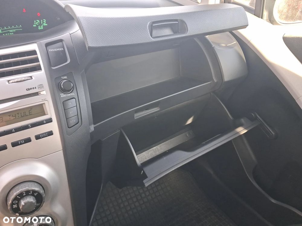 Toyota Yaris 1.3 Luna A/C - 19