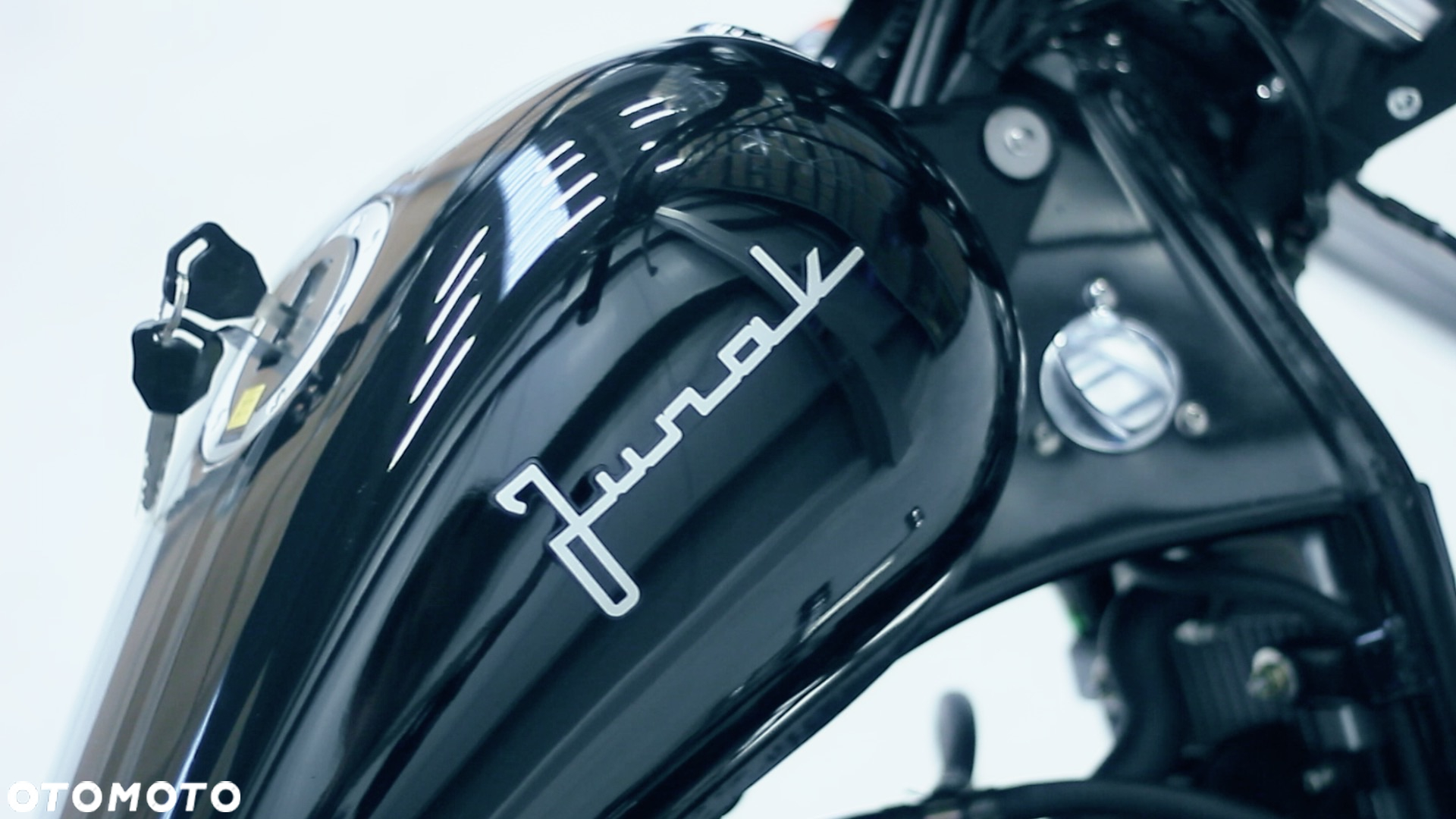 Junak M16 - 16