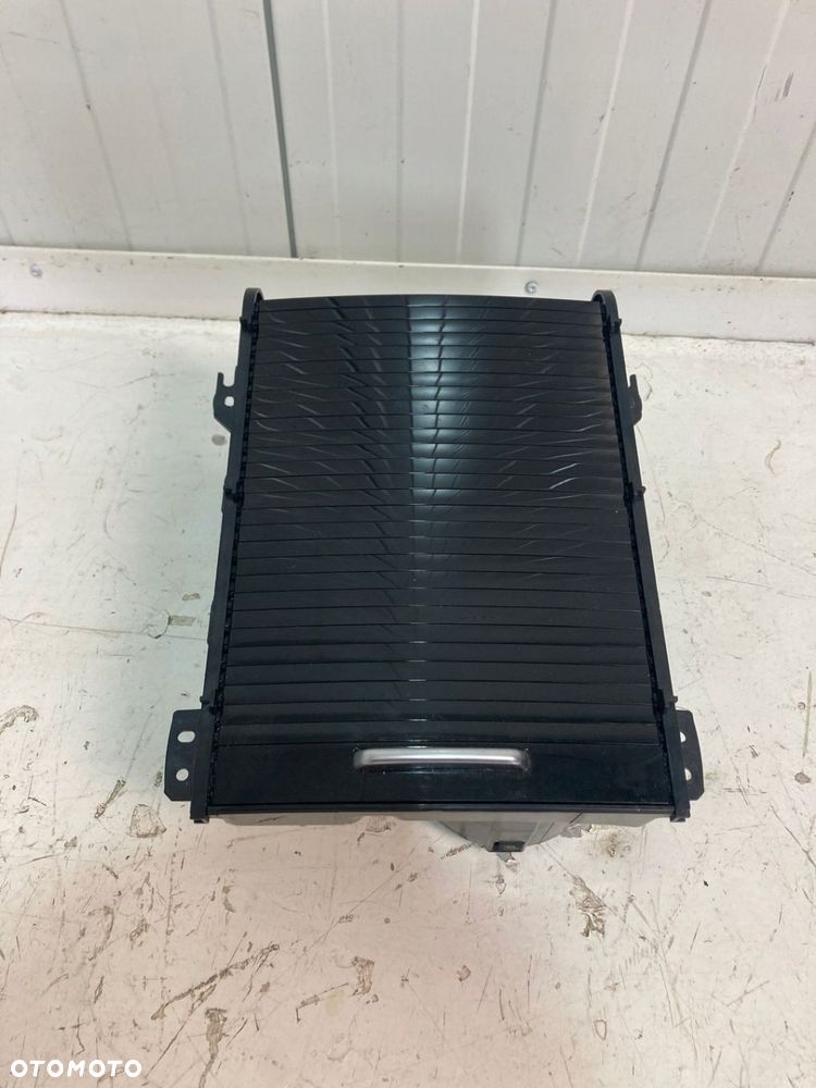 LAND ROVER EVOQUE L538 UCHWYT NA KUBEK W KONSOLI ŚRODKOWEJ - 2