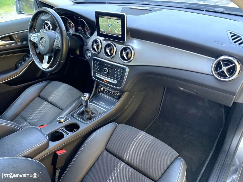 Mercedes-Benz GLA 180 d Urban - 18