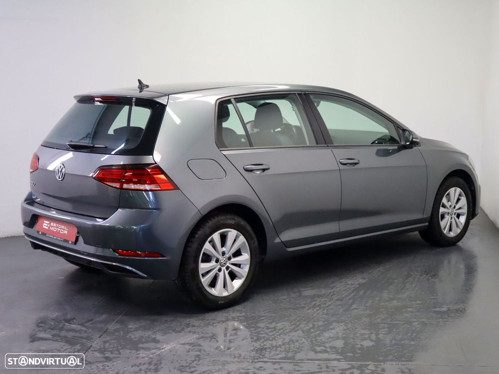 VW Golf 1.6 TDI Confortline - 5
