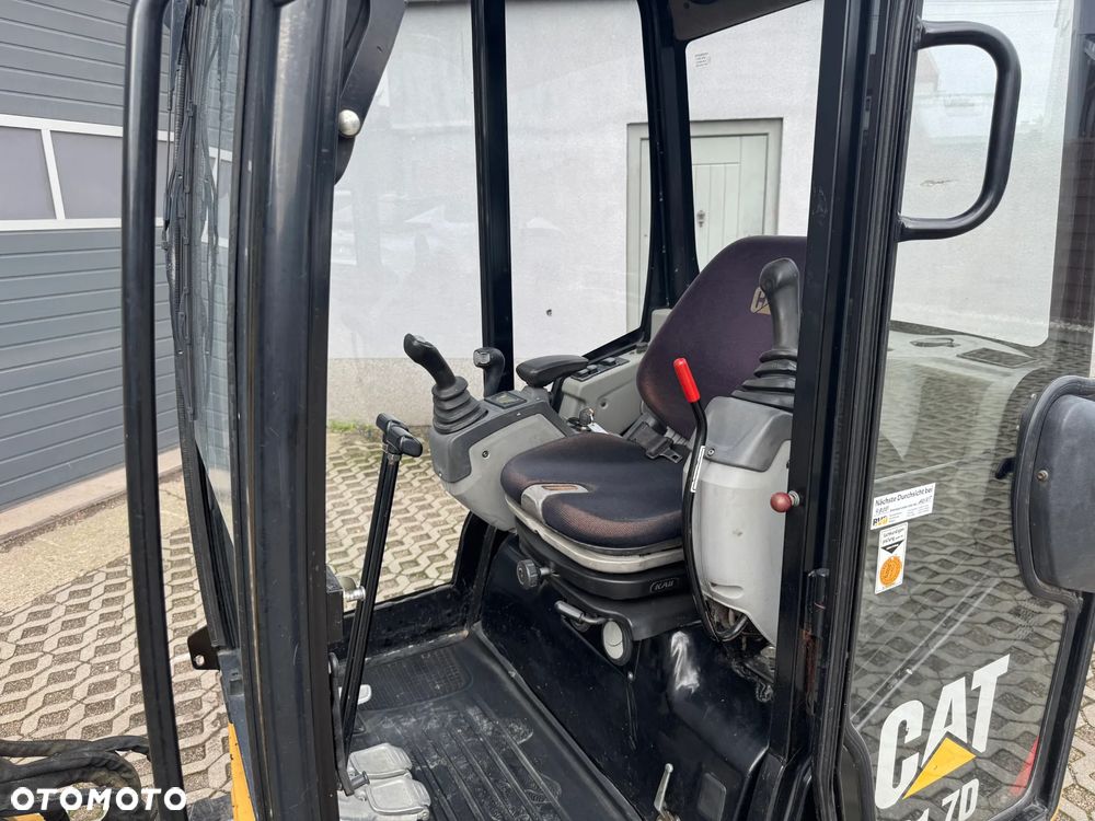 Caterpillar 301.7D - 12