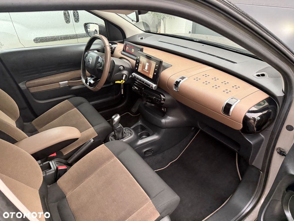 Citroën C4 Cactus 1.2 PureTech Shine S&S - 29