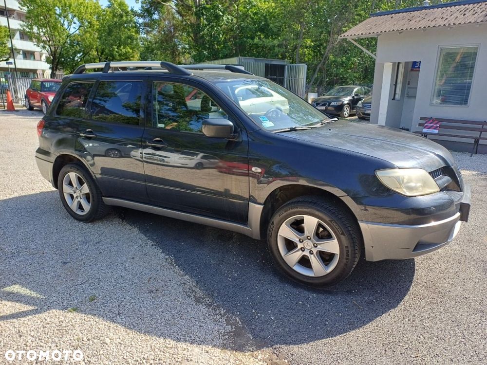 Mitsubishi Outlander - 3
