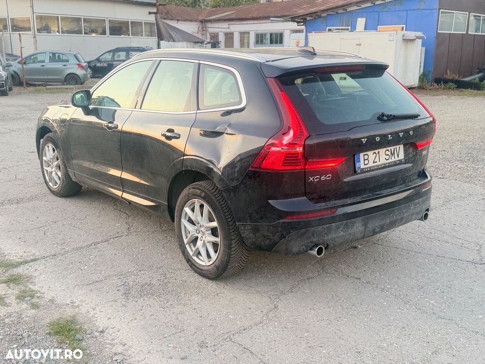 Volvo XC 60 T8 Twin Engine AWD Momentum - 4