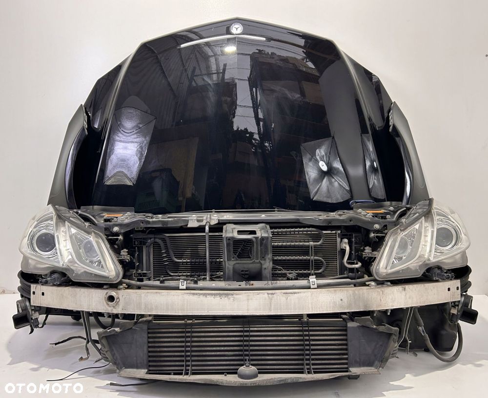 MERCEDES W207 AMG PRZÓD ZDERZAK MASKA BŁOTNIKI PAS 197 - 10