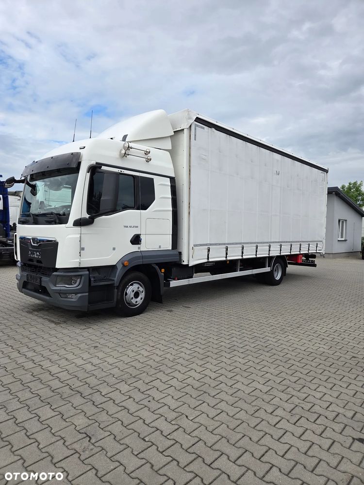 MAN 12.250 /PLANDEKA/KABINA SYPIALNA/ - 3