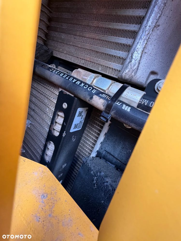 Terex Mecalac TA6s Wozidło Budowlane rolnicze wózek z Obrotową Kolebą. 6ton ładowność. 4x4. Silnik Perkins 80KM 4 cylindry. 1300 mtg. 2020 rok. Kamera z wielkim Ekranem! Jazda Rewers 3prędkości. Maszyna jak Nowa z Norweskiego Gospodarstwa! Ani deka luzów i wycieków! Hydrostatic. Pełny Oryginał. Hamulce brzytwa. Serwisy w DEKRA aktualne. Maszyna Woziła lekkie ładunki. Praktycznie zerowe zużycie. Wielka Okazja. Wszystko w pełnym Oryginale. Opony Oryginał. System fabryczny do oświetlenia! - 22