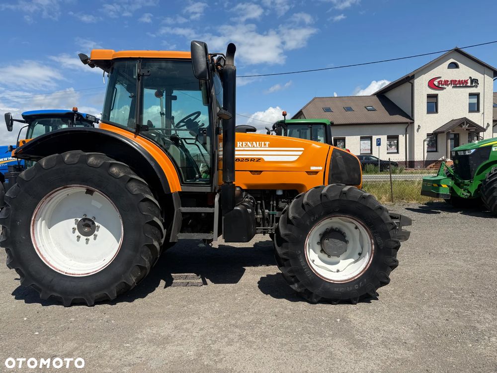 Renault ARES 825 RZ - 2